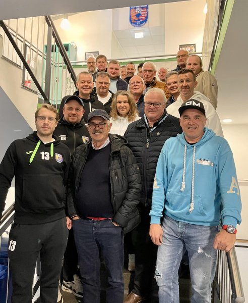 Eintracht verstärkt sich auf mehrerer Ebenen! !