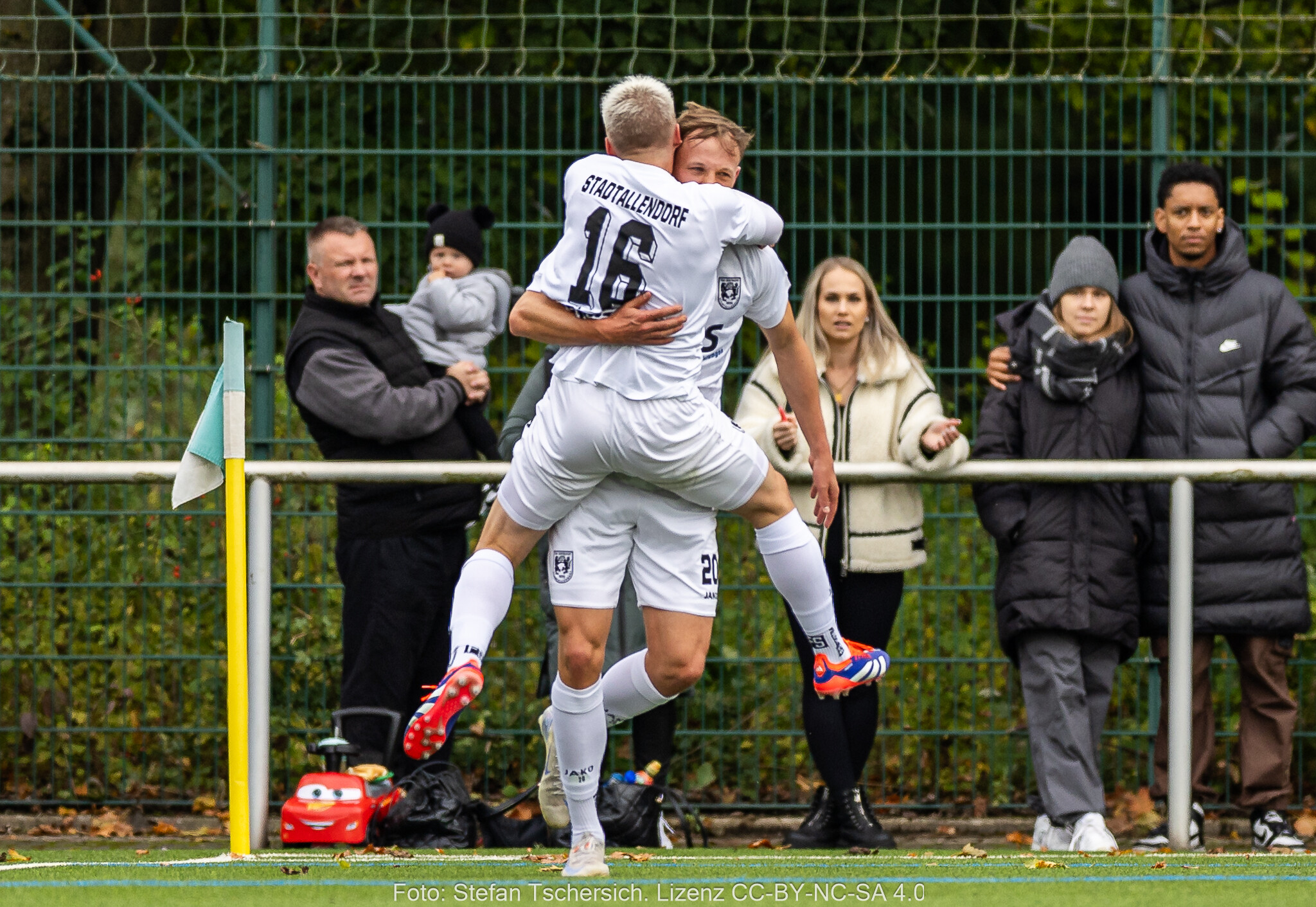 LOTTO Hessenliga: "Lindi" schießt Eintracht zum Derby-Sieg!